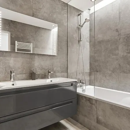 Unique Pieds Dans L'eau Apartment Frejus